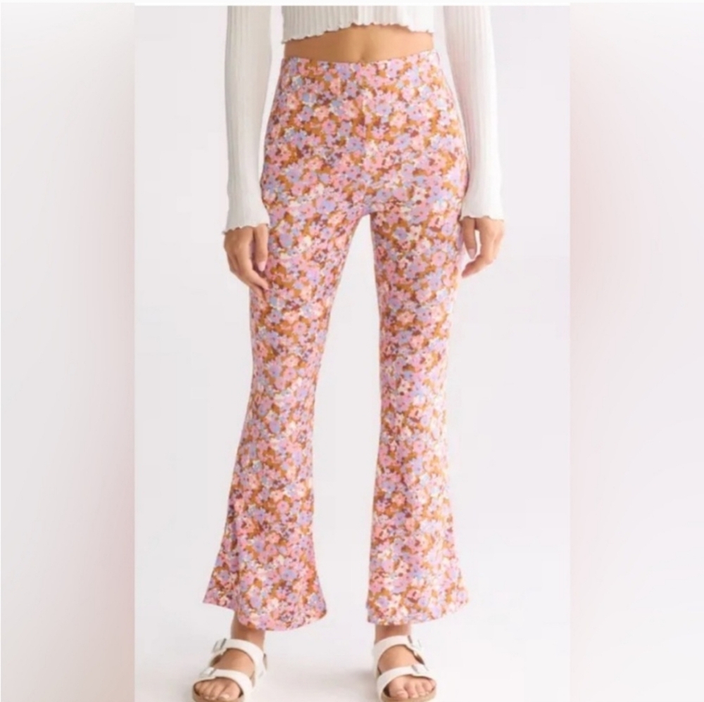 🌸NWT Billabong Hang Loose floral pants